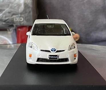 toyota aur: Toyota, 2009 il, 1:43, Dəmir, Ödənişli çatdırılma — 5