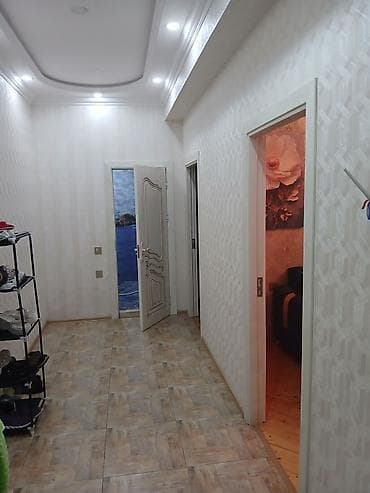 prefabrik ev: Xirdalan da yol.kenarinda astanovkanin qabaqi .Ev kiraye verilir .Ev — 6
