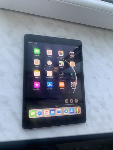 Mercedes-Benz: Apple iPad (Space Gray) planşet — 1