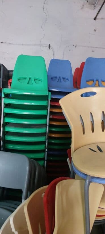 dekorativ das: Müəllimə stoılu 70 m təmiz səliqəli
Oturacaqlar 12 manat — 11