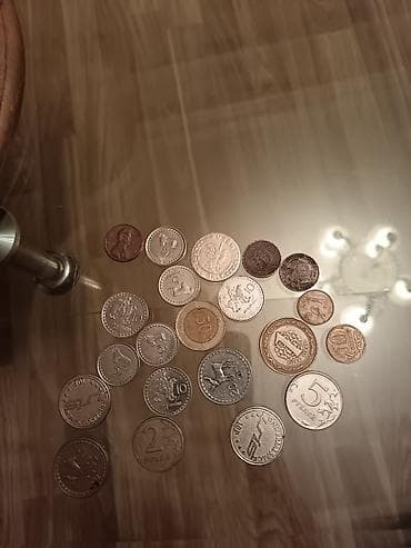 qəpik albomu: Əlimdə müxtəlif ölkələrin dövriyyə pullarından və maraqlı oyun — 2
