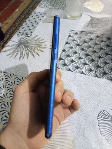Honor 8x işlənmiş sadece arxa kirişka qiriqdir adaptir verlir 90 azn