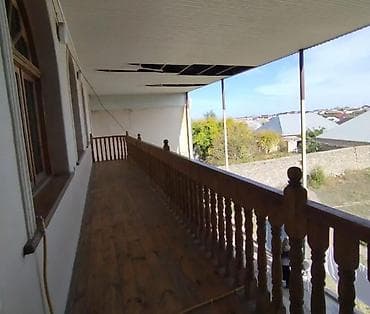 ev binə: Möhtesem mezereli cox gozel bir ev satisa cixdi Havasi Görünüsü insana — 7