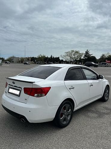 kia set: Kia Cerato: 1.6 l | 2008 il Sedan — 4