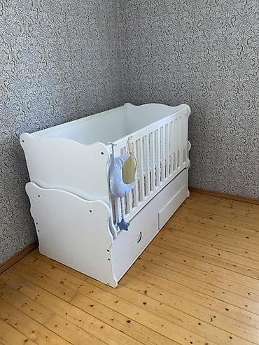 Oğlan və qız üçün, Beşik