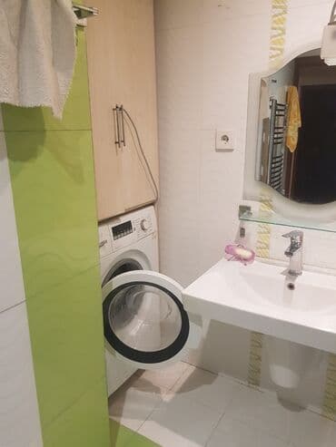 kiraye ayliq: Evin 2 otağı tələbələrə kirayə verilir. Ev təmirli quru və təmizdir. 4 — 5