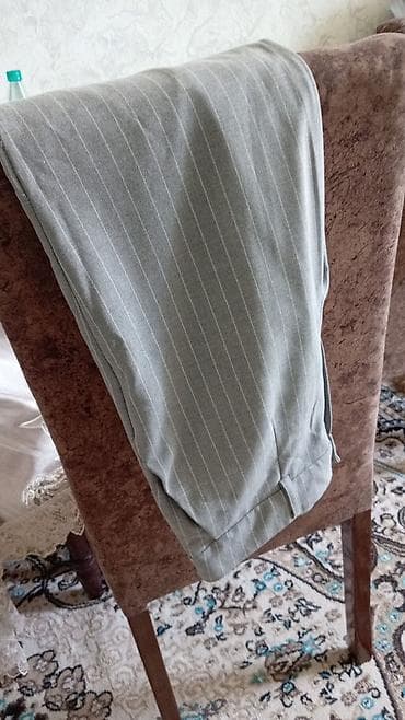 Kişi geyimləri: Qadın n üçün 3 hissəli kostyum dəsti - Rəng: Açıq boz, incə ağ — 1