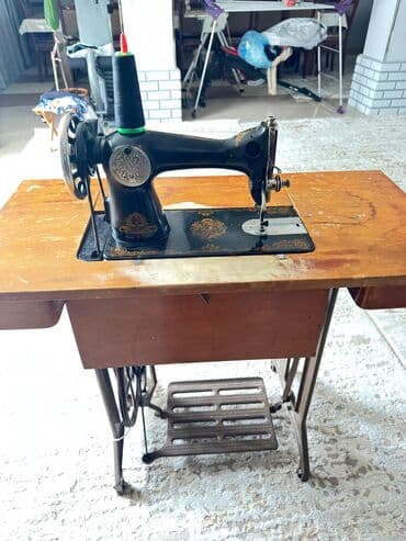 qədim əşya: UNION ayaq pedallı tikiş maşını - Mexaniki, pedalla işləyən model — 3