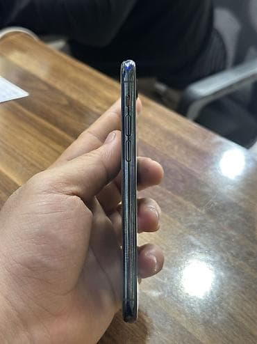 iphon 8 plus: IPhone 11 Pro, 256 GB, Matte Midnight Green, Barmaq izi, Simsiz şarj, Face ID — 7