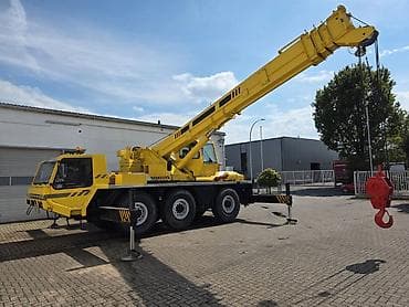 Avtokran xidməti 40 ton. 40 tonluq avtokran icarəyə verilir. Kran — 2