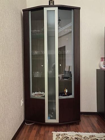 Qonaq otağı üçün mebel dəsti – guşə vitrin şkafı və TV tumbası -