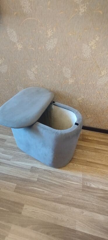 пуфик в коридор: İşlənmiş, Pufik oturacaq, Vеlur parça, rəng - Boz, Kredit yoxdur, Çatdırılma yoxdur — 1