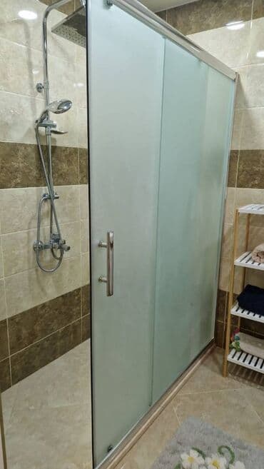 evler bineqedide: Mənzil kirayə verilir. 10.6 mərtəbə, 3 otaqli tam temirli və əşyalı — 18