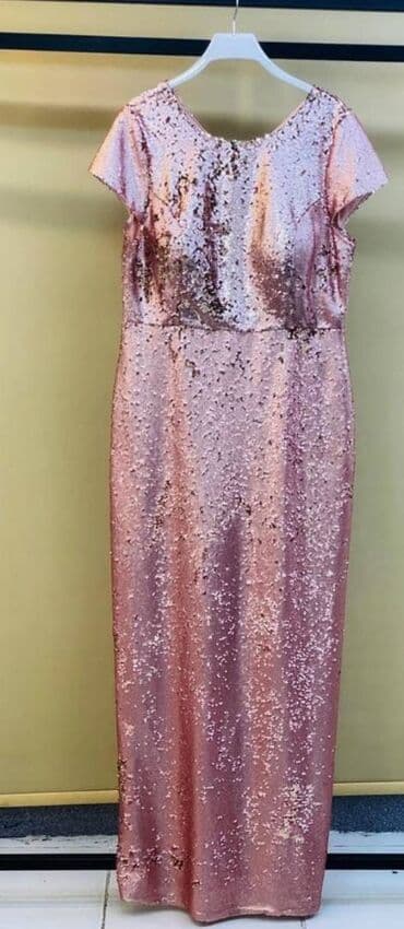 hind paltari: Yeni ziyafet paltari, etiket ustunde. Don butovlukle çehrayi — 1