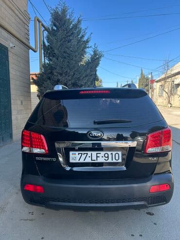 Motonəqliyyat: Kia Sorento: 2 l | 2011 il Ofrouder/SUV — 4
