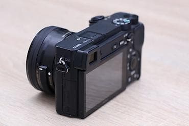 Sony a6300 kamera dəsti - Linza: Sony E 16–50mm f/3.5–5.6 - İki — 3