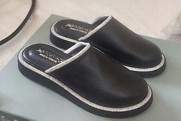 sendel: Qadın üçün şık sabot/tapş sandalet - Rəng: qara - Material — 1