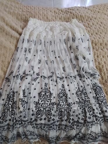 15 manata alınıb 2 manata satılır Ağ rəngli, qara naxışlı ətək - Stil lalafo.az -da 15 manata alınıb 2 manata satılır Ağ rəngli, qara naxışlı ətək - Stil