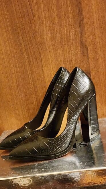 qadın oksfordları: Botinka 37 razmerayaqqabi 35,5-36 .tezedir 25 azn — 8