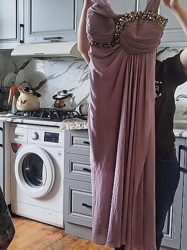 qizil desd: Qadın geyimləri dəsti - 1) Zərif axşam/gecə donu – toz-gül rəngində — 1