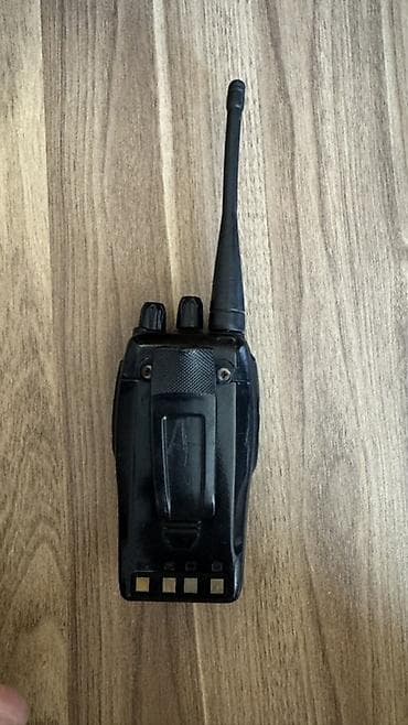marka: İki ədəd portativ rəqəmsal/radio rabitə cihazı (walkie‑talkie) dəsti — 3