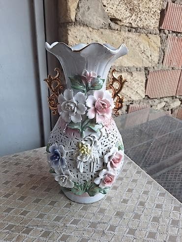 balzamin gulu: Bir vaza, Farfor — 2