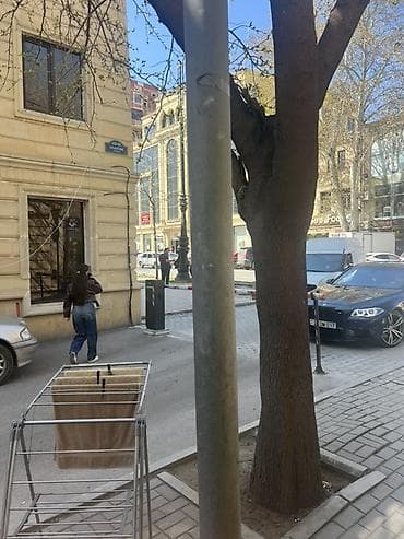 pilasdiq qapi: Xidmət: Bərbərxana Şəhərin mərkəzi küçəsində hazır bıznes kımı — 4