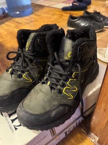 ботинки зимние новые: 39razmerdi 60m almisiq 30m iki,üç dəfə geynilib — 2