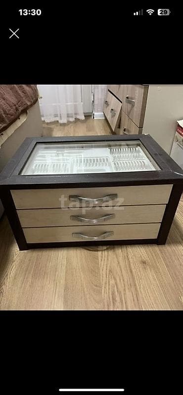Zinət əşyaları üçün 3 çekmecəli organizer/kofret - Üst hissə şəffaf at lalafo.az Zinət əşyaları üçün 3 çekmecəli organizer/kofret - Üst hissə şəffaf