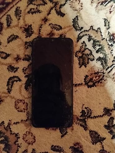 Video oyunlar və konsollar: Məhsul: Android smartfon Xüsusiyyətlər və görünən detallar: - Ekran — 7