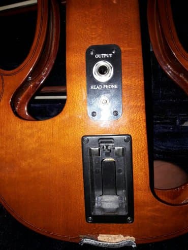 скрипка и электрогитара: Skripka elektron carlo giordano. əla tembri var, ünvan xalqlar — 3