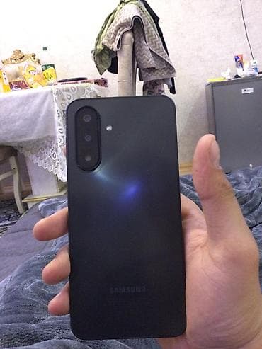 samsung 720: Samsung Galaxy A17, 128 ГБ, цвет - Черный, Отпечаток пальца — 2