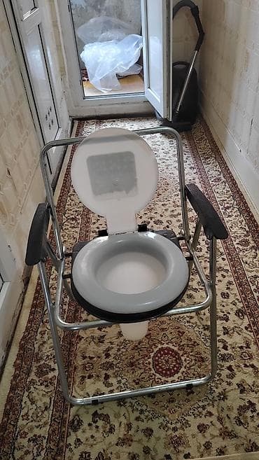 кресло туалет: Köməkçi tualet stulu (komod kreslo) - Portativ, sərt metal karkaslı — 1