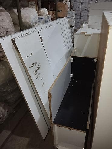 Stend vitrinləri: Mağaza üçün künc vitrini və kassir stendi komplekti - Modul — 3