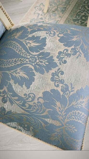 Taburetlər: 8 eded stul satılır ela vezıyetdedı yenıdı . 1 ededı 170 m ela nov — 4