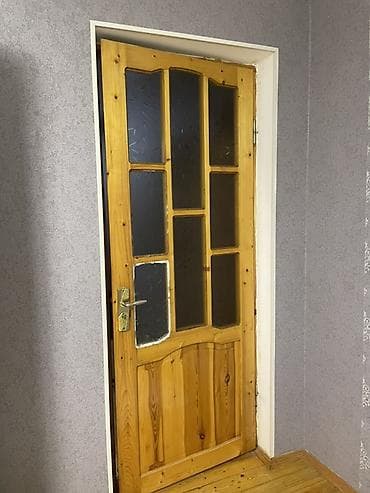işlenmiş taxtalar: Taxta iç qapı – şüşəli model 2- ci əl 4 ədəddir hamısı birlikdə 200 — 2