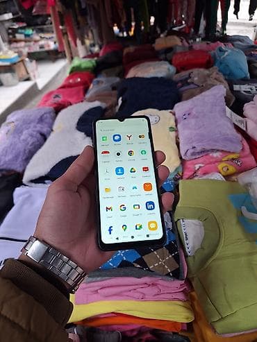 iphone 8 telefon: Redmi A3 Pro, 128 GB, rəng - Qara, Sensor — 5