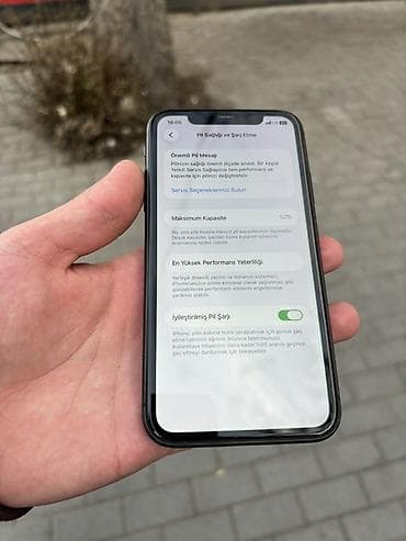 iphone 11 red: IPhone 11, Qara — 6