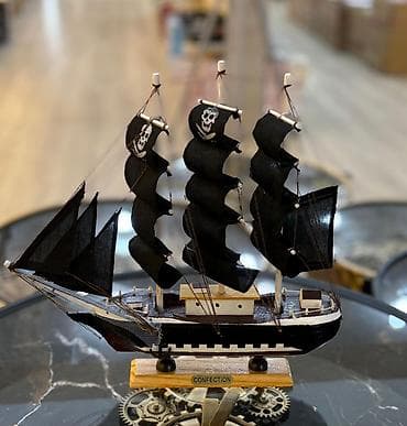 modeller: Pirate mövzusunda dekorativ gəmi maketi - Material: ağac gövdə, parça — 2