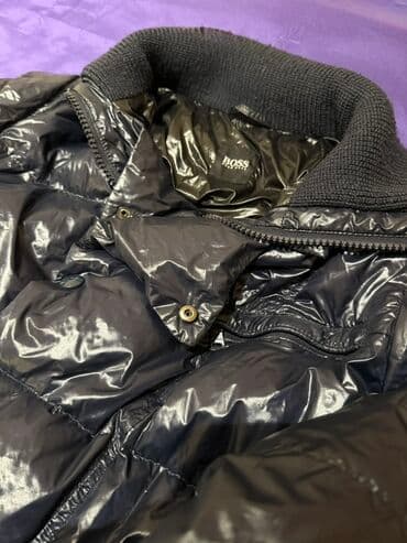 kurtkalar 2021: HUGO BOSS kişi qış gödəkçəsi - Rəng: tünd qara (parlaq effektli) - — 2