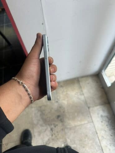 стол под телевизор: IPhone 15, 128 ГБ, Белый, Гарантия, Беспроводная зарядка, Face ID — 2