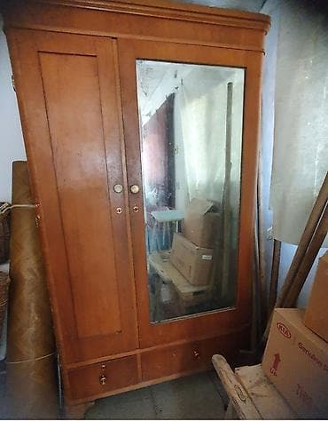 Şifoner təmiz taxta materialdır