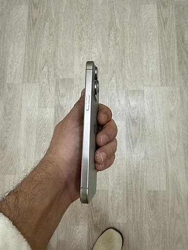 iphone 11 qara: IPhone 15 Pro Max, Sənədlərlə — 8