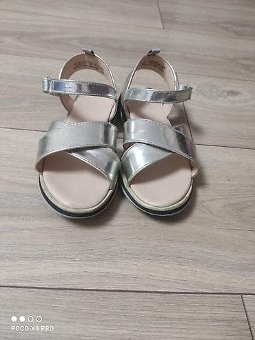 Qız uşaqları üçün sandal - Rəng: metalik gümüşü üst hissə, açıq bej — 1