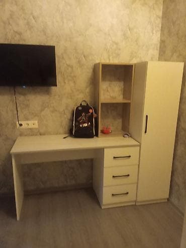 Düz masa, Stulsuz, Polkalı, Siyirməli, Azərbaycan, Sadə laminat