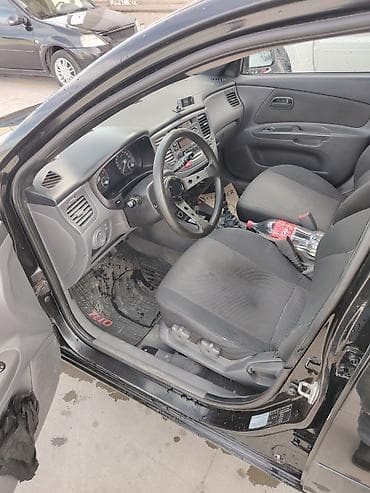 tap.az mersedes: Kia Rio, qara rəng, hetçbek kuzov. Texniki xüsusiyyətlər və təchizat — 3