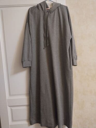 Hicab paltarı. 15 Azn Standart bədən, tünd boz rəngdə. Yaxşı