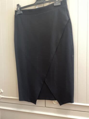 ciddi qadın ətəkləri: Qalin materiali olan yubka 1 defe geyilib 15 m razmer M-l — 3