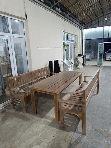 Dördbucaq masa, Açılmayan, Skameykalar ilə, Taxta