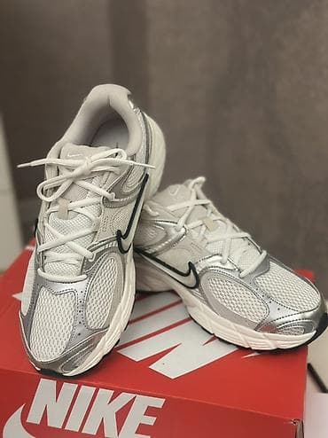 nike air force: 43 ölçüdür,28 sm. Amerikadan nike rəsmi səhifəsindən sifariş — 1